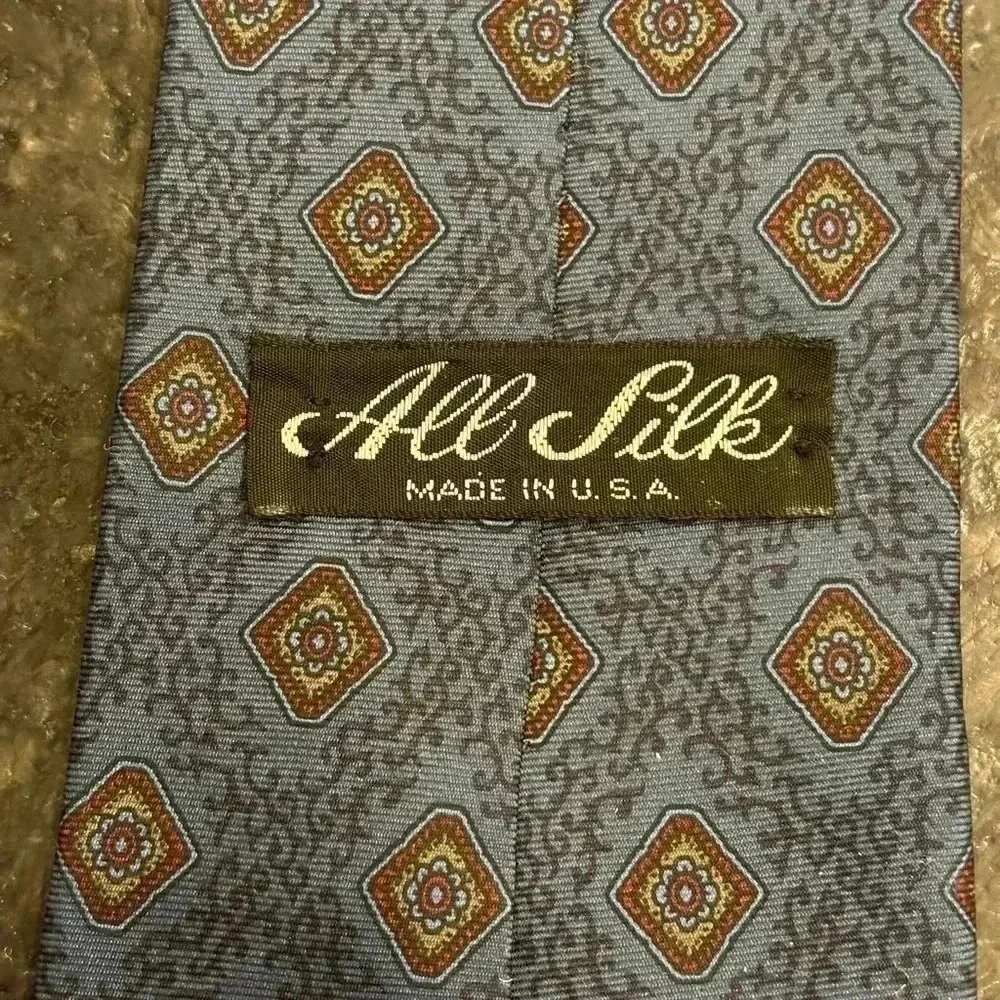 100%‎ Silk Tie